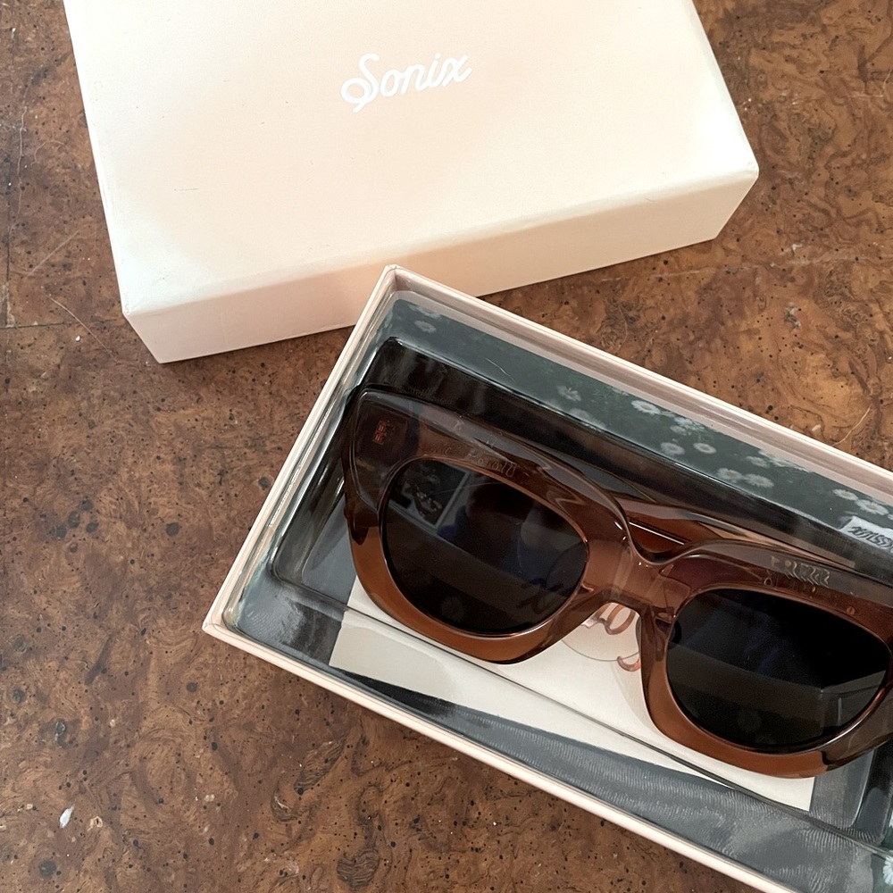 Sonix sunglasses! worn once. 70’s style ☯️🔮⭐️